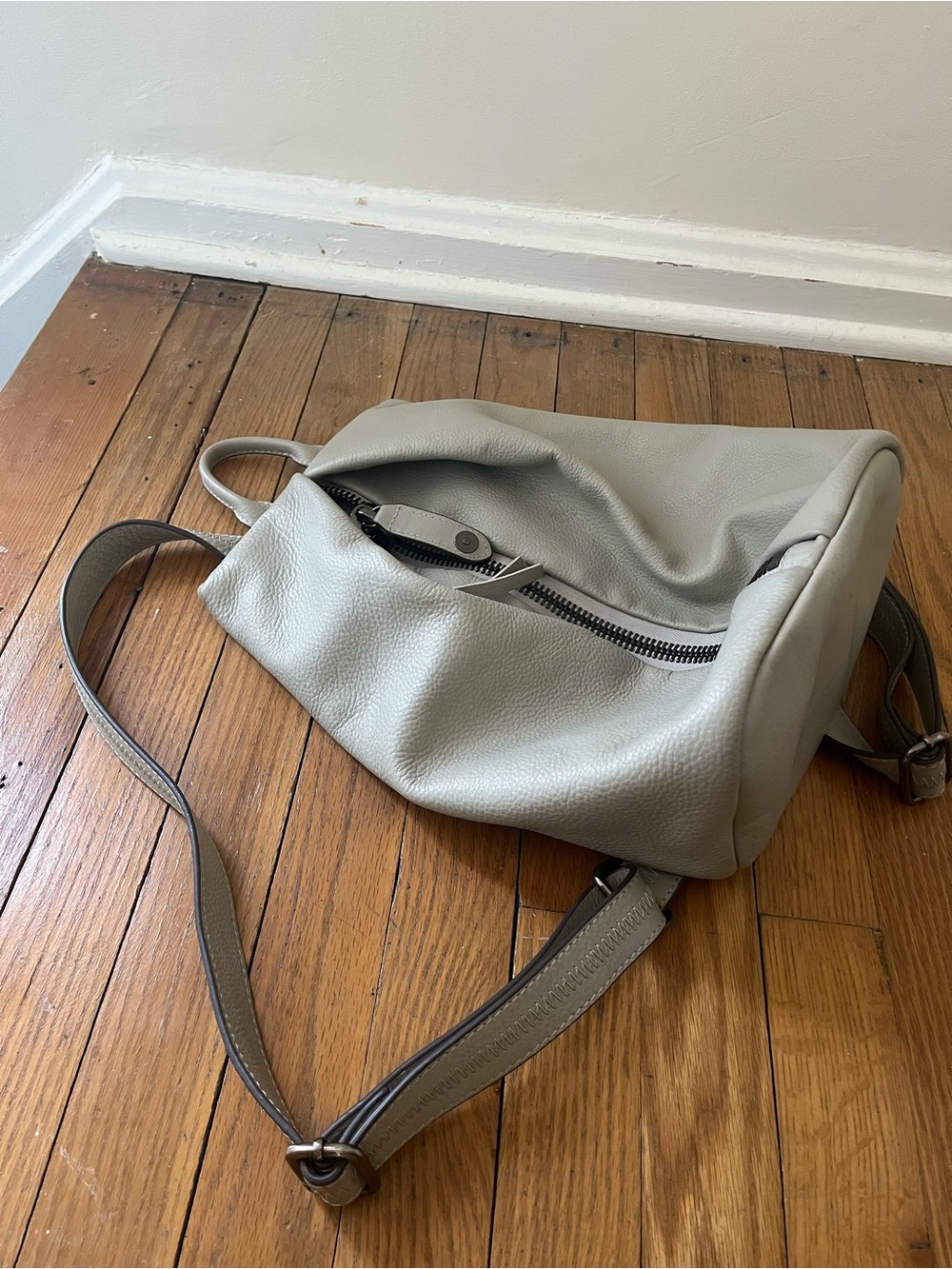 Aimee Kestenberg Tamitha leather backpack bag in elephant grey - Picture 4 of 11